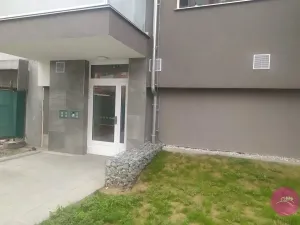 Pronájem garážového stání, Olomouc, Janského, 13 m2