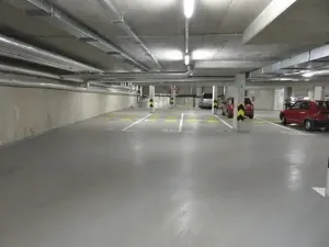 Pronájem garážového stání, Brno, Mojmírovo náměstí, 13 m2