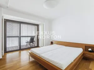 Pronájem bytu 3+1, Praha - Karlín, Šaldova, 94 m2