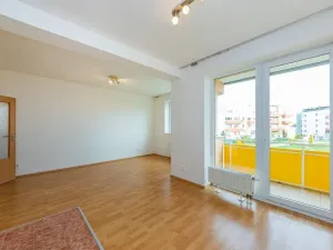 Pronájem bytu 1+kk, Praha - Kyje, Sicherova, 33 m2
