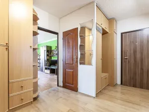 Prodej bytu 3+1, Praha - Petrovice, Jakobiho, 70 m2