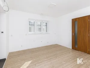 Pronájem kanceláře, Pardubice, Chrudimská, 149 m2