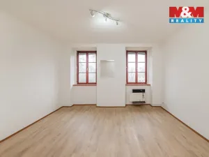 Pronájem bytu 2+1, Náměšť nad Oslavou, Zámek, 61 m2