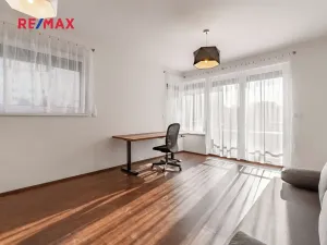 Pronájem bytu 1+kk, Praha - Chodov, Šternovská, 30 m2