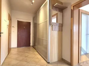Pronájem bytu 2+kk, Praha - Pitkovice, Žampiónová, 59 m2