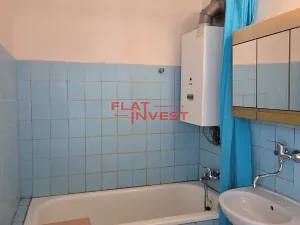 Pronájem bytu 1+1, Praha - Kobylisy, Akátová, 33 m2