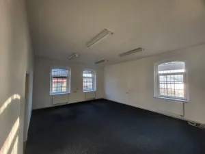 Pronájem kanceláře, Brno, Valchařská, 350 m2