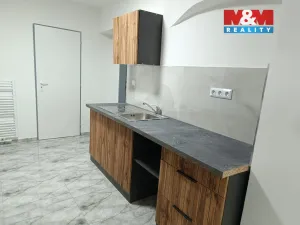 Pronájem bytu 3+kk, Bělá pod Bezdězem, Masarykovo náměstí, 80 m2