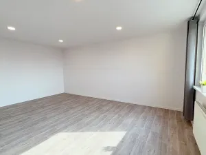 Pronájem bytu 1+1, Liberec, Bezová, 39 m2