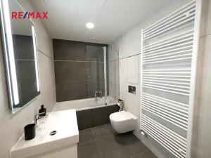 Pronájem bytu 2+kk, Praha - Hloubětín, Poděbradská, 59 m2