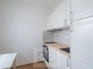 Pronájem bytu 1+1, Praha - Střížkov, Bínova, 32 m2