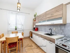 Prodej bytu 2+1, Chrast, Jiráskova, 62 m2