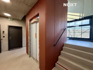 Pronájem bytu 1+kk, Praha - Vysočany, Kolbenova, 38 m2