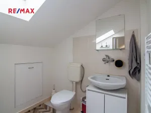 Prodej rodinného domu, Milovice, 249 m2