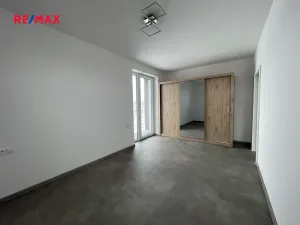Pronájem bytu 2+kk, Hovorany, 48 m2
