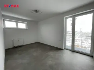 Pronájem bytu 2+kk, Hovorany, 48 m2