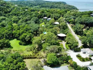 Prodej pozemku, Coxen Hole, Roatán, Honduras, 3265 m2