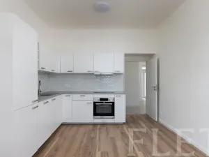 Prodej bytu 2+kk, Praha - Holešovice, U vody, 45 m2