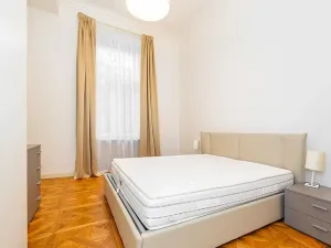 Pronájem bytu 3+1, Praha - Nové Město, Bolzanova, 93 m2