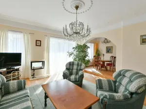 Pronájem vily, Praha - Suchdol, Havraní, 220 m2