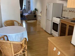 Pronájem bytu 1+1, Praha - Holešovice, Osadní, 38 m2