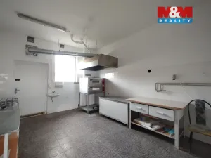 Pronájem obchodního prostoru, Kopřivnice, Smetanova, 582 m2