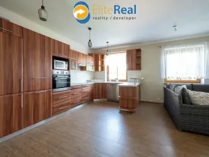 Prodej vícegeneračního domu, Příkazy, 344 m2