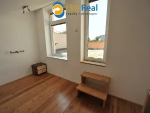 Pronájem bytu 1+1, Olomouc, Chválkovická, 55 m2