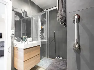 Prodej rodinného domu, Králův Dvůr, Na Vinohradech, 140 m2