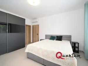 Pronájem rodinného domu, Šestajovice, Konopišťská, 250 m2