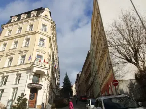 Prodej bytu 2+1, Karlovy Vary, Kolmá, 97 m2