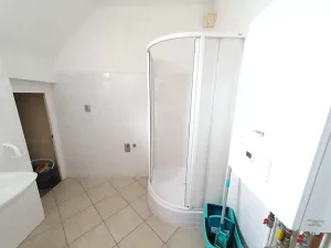 Pronájem kanceláře, Praha - Smíchov, Na Hřebenkách, 200 m2