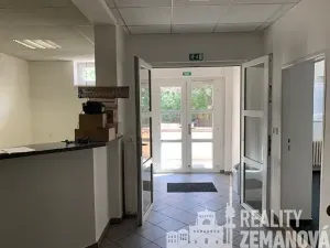 Pronájem kanceláře, Praha - Žižkov, U zásobní zahrady, 347 m2