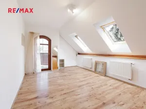 Prodej bytu 6+kk a větší, Tuchoměřice, Ke Statenicím, 347 m2