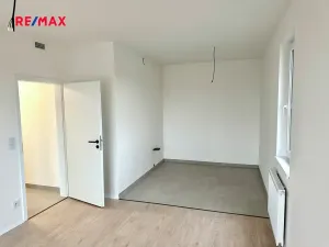 Pronájem bytu 2+kk, Praha - Strašnice, Strančická, 48 m2