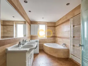 Prodej rodinného domu, Praha - Modřany, K Lahovičkám, 150 m2