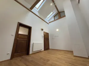 Pronájem bytu 3+kk, Praha - Libeň, Zvonařovská, 175 m2