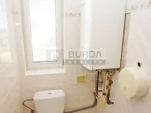 Pronájem kanceláře, Neratovice, 514 m2