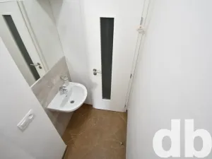 Pronájem kanceláře, Karlovy Vary, Bělehradská, 112 m2