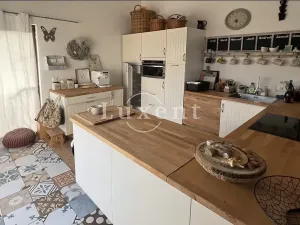 Prodej vícegeneračního domu, Splitska, Chorvatsko, 190 m2