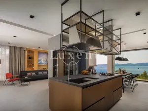 Prodej vily, Omiš, Chorvatsko, 298 m2