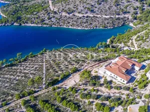 Prodej vily, Bol, Chorvatsko, 1000 m2