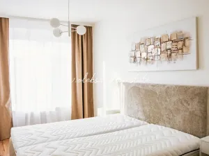 Pronájem bytu 2+kk, Praha - Vysočany, Střídavá, 52 m2