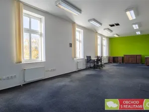 Prodej kanceláře, Chrudim - Chrudim IV, Lupáčova, 612 m2