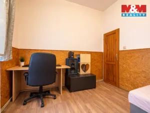 Prodej bytu 3+1, Nový Bor - Arnultovice, Gen. Svobody, 183 m2