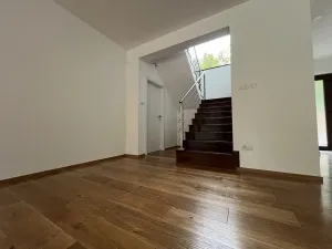 Prodej rodinného domu, Tři Dvory, 235 m2