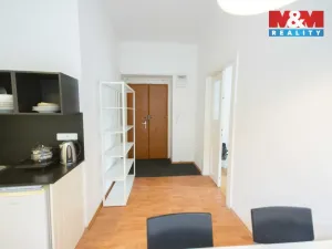 Pronájem bytu 1+1, Praha - Vinohrady, Legerova, 41 m2
