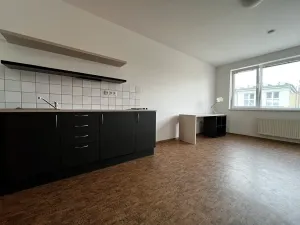 Pronájem bytu 2+kk, Praha - Smíchov, Křížová, 38 m2