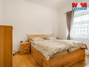 Prodej rodinného domu, Doksy, náměstí Republiky, 235 m2