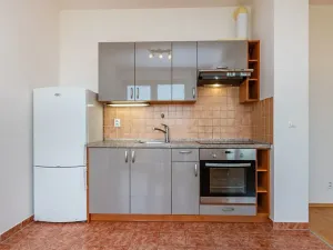 Pronájem bytu 1+kk, Praha - Kyje, Sicherova, 33 m2